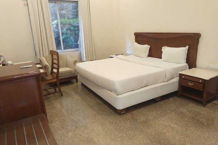 Room 27 of 59