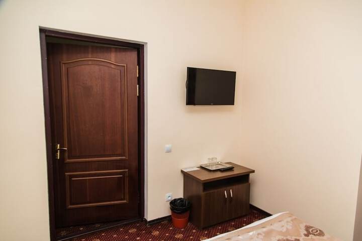 Room 32 of 60