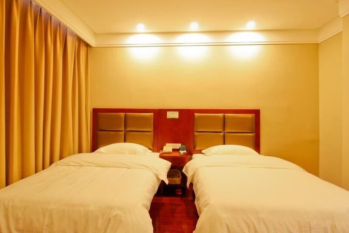 Room 17 of 60