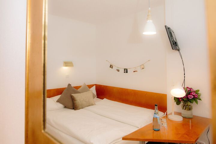 Room 5 of 36
