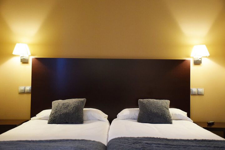 Room 4 of 11
