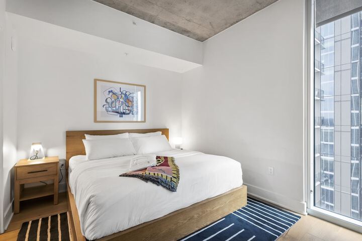 Room 83 of 860