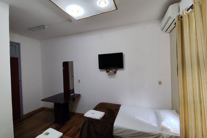 Room 15 of 23