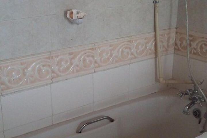Room 12 of 19