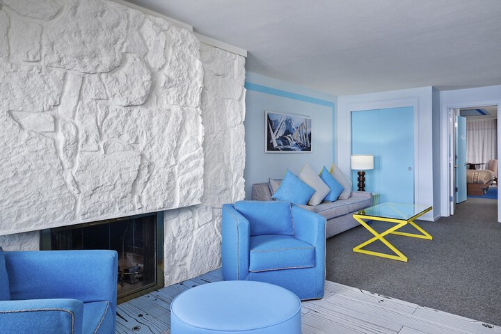 Room 4 of 30