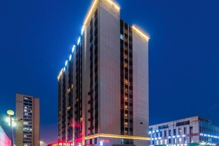 Hotel 74 of 79