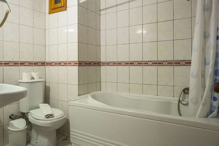 Room 14 of 37