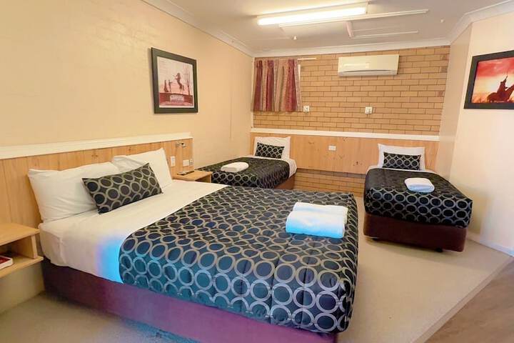 Room 17 of 32