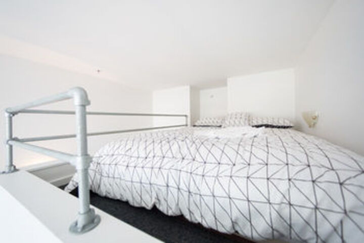 Room 3 of 9