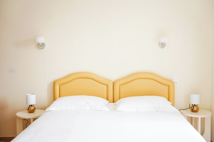 Room 8 of 32