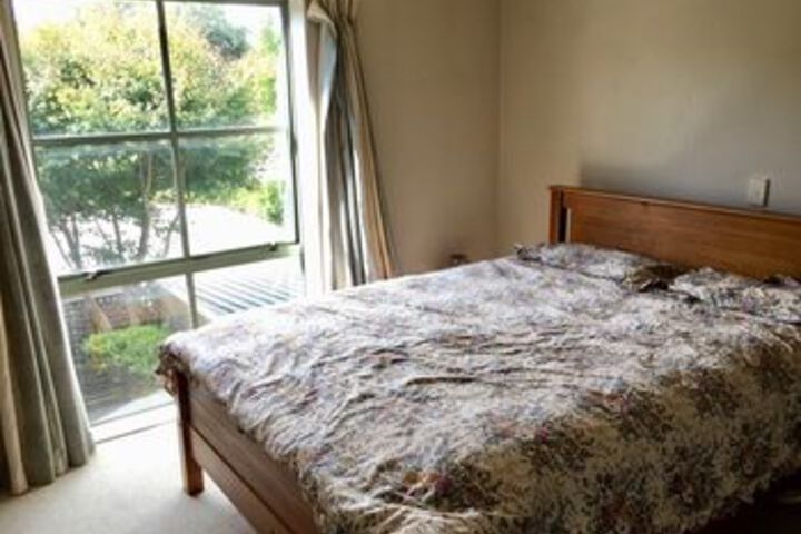 Room 2 of 8