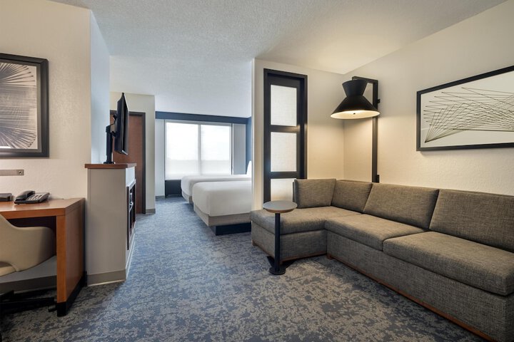 Room 7 of 42