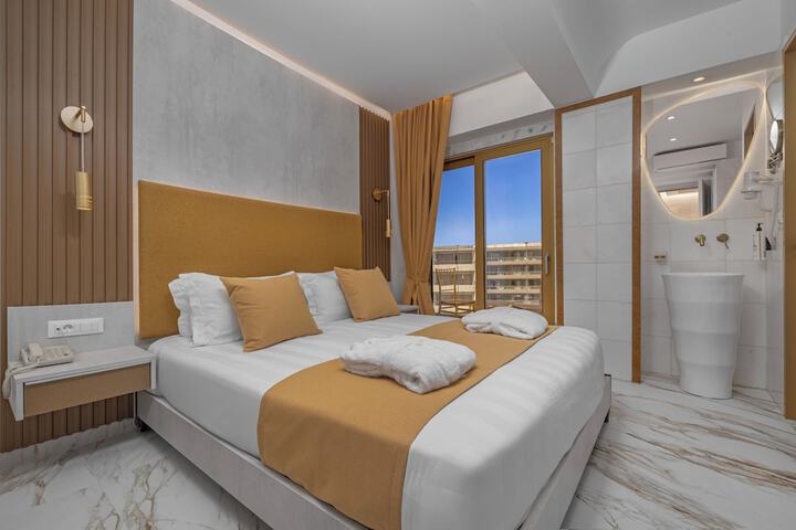 Room 15 of 38