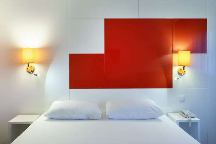 Room 9 of 90
