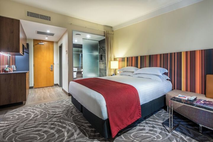 Room 30 of 100