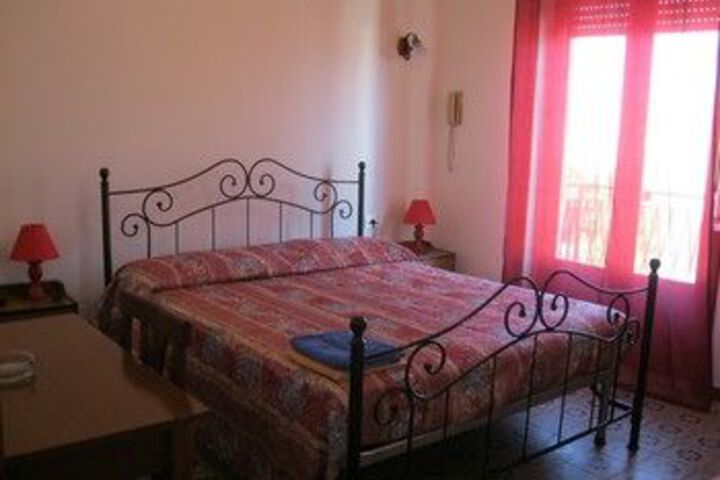 Room 8 of 30