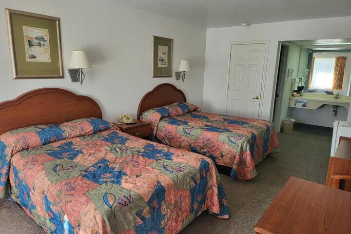 Comfort Double Room 2 Queen Beds (2 of 13)
