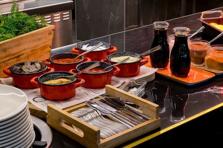 Dining 59 of 72