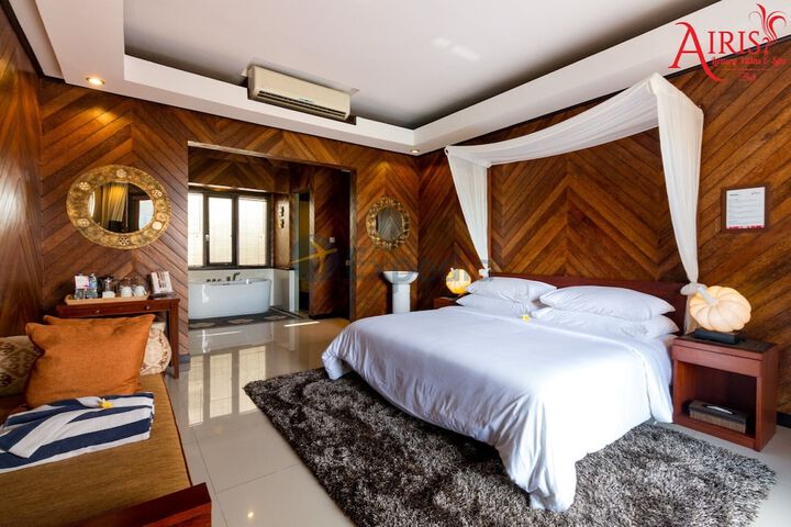 Room 9 of 39