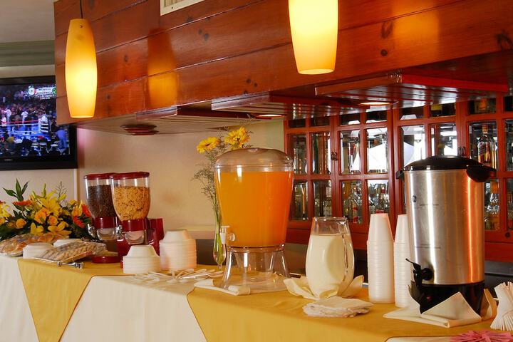 Breakfast/Coffee Service 11 of 13