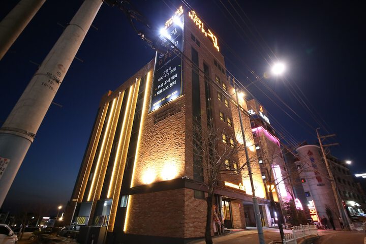 Hotel 99 of 100