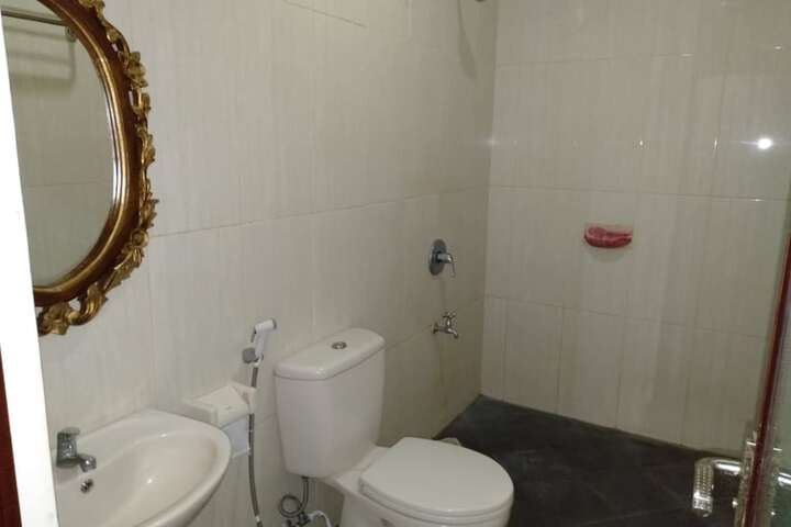 Room 10 of 15