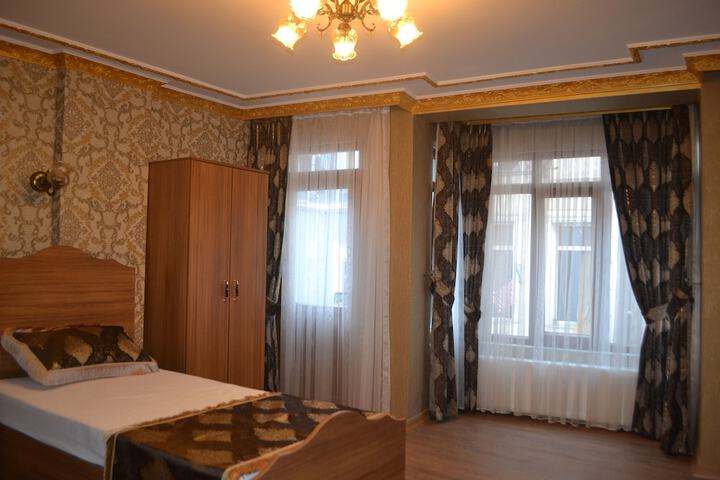 Room 10 of 31