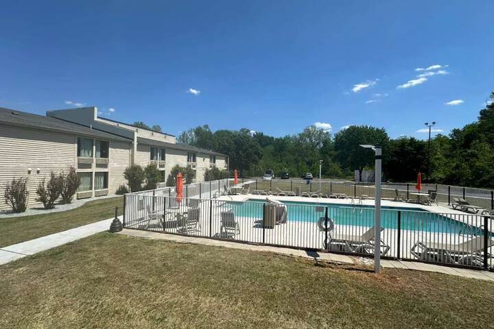 Pool 65 of 131