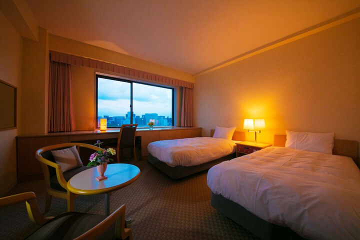 Room 7 of 42