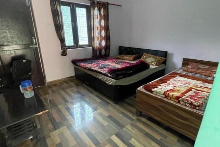 Room 8 of 18