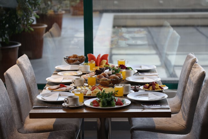Breakfast/Coffee Service 85 of 92
