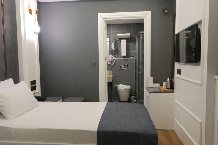 Room 21 of 68