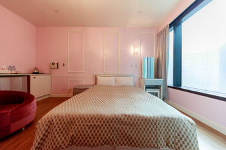 Room 3 of 11