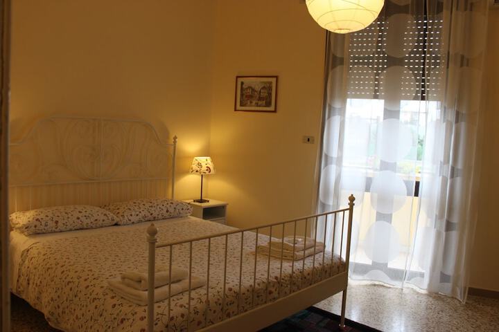 Room 6 of 37
