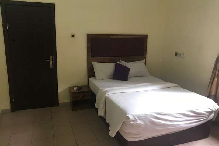 Room 21 of 30