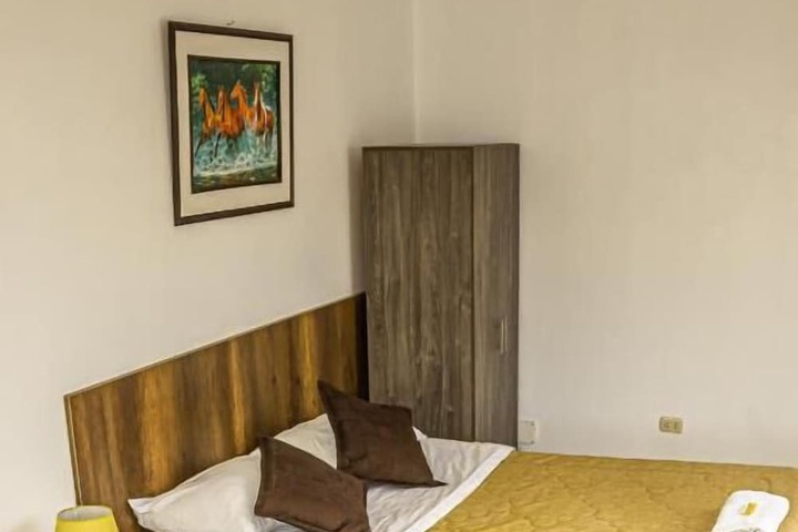 Room 3 of 36