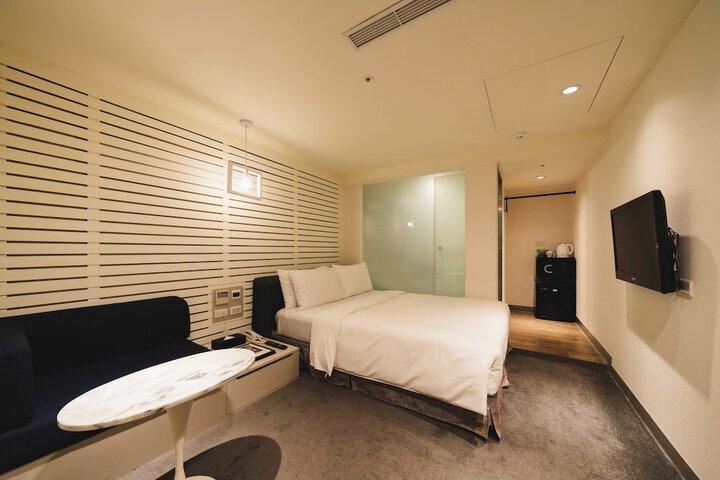 Room 22 of 40