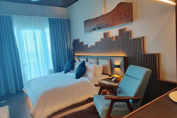 Room 6 of 62