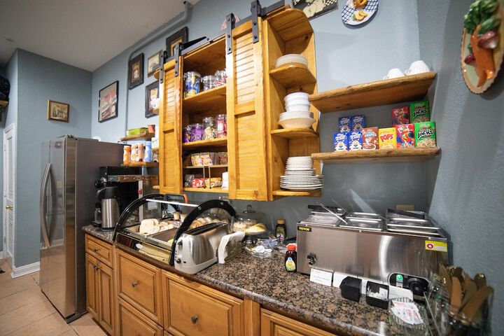 Breakfast area