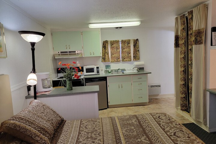 Room 11 of 12