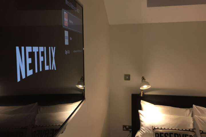 Room 2 of 9