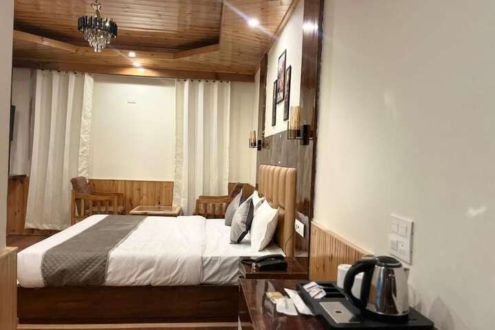 Room 5 of 12