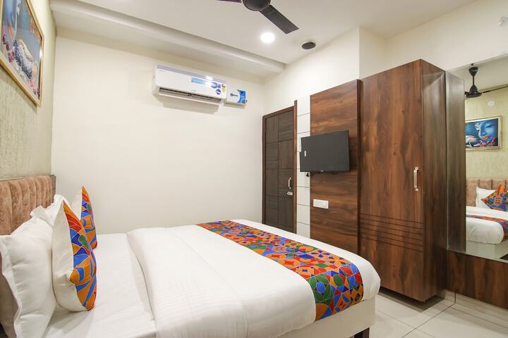Room 16 of 29