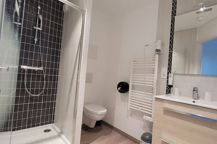 Room 30 of 49