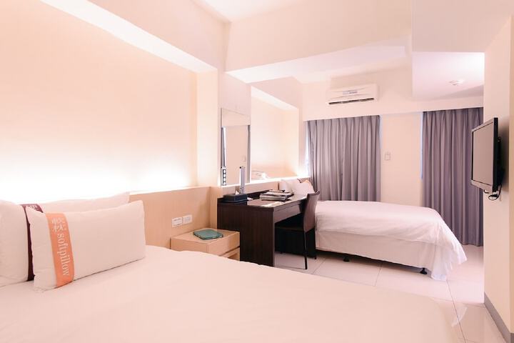 Room 9 of 37