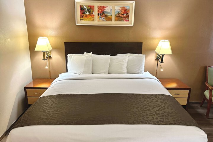 Room 4 of 34
