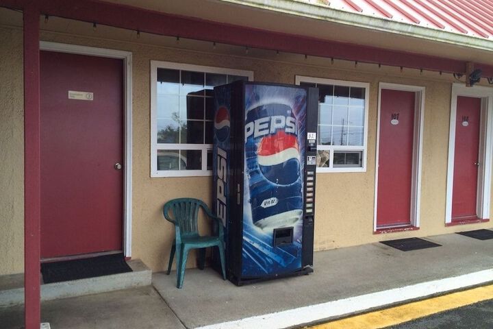 WILD CHINOOK INN