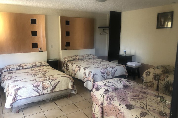 Room 7 of 9