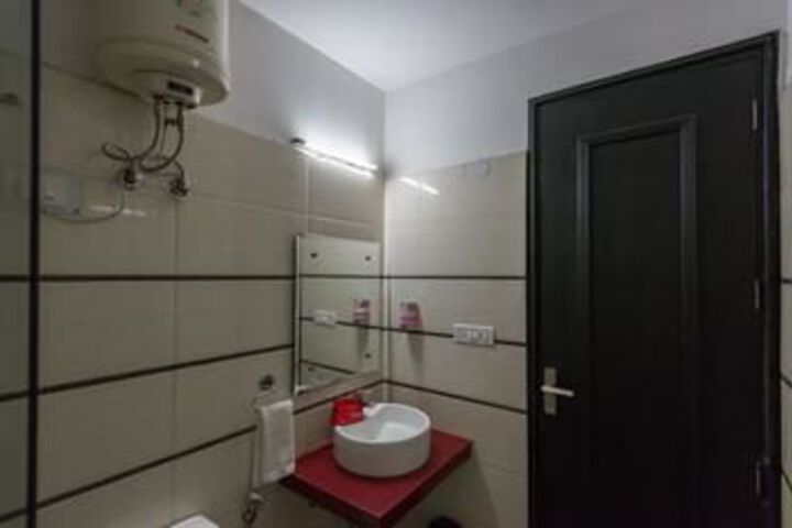 Room 7 of 44