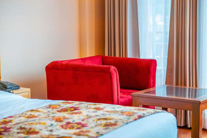 Room 40 of 98